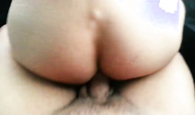 Sexo gay amateur al aire libre en el coche 2