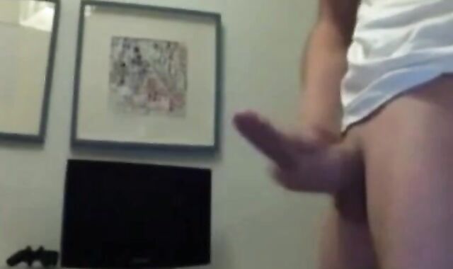 Cute Twink's Sexy Webcam Handjob