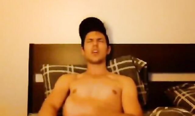 Twink's Amateur Striptease and Webcam Jerk Off Session