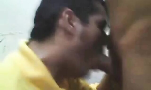 Chupando a Beto: Mamada Amateur de Twink Latino