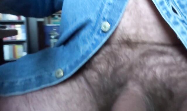 Simple Handjob and Cumming on Cam