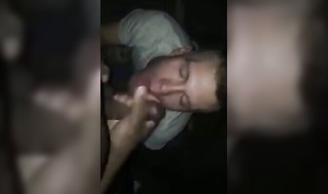 Big Black Cock Gives Facial to White Guy