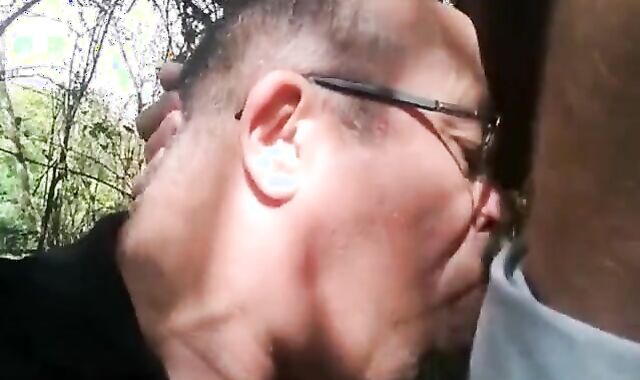 Bears' Outdoor Blowjob Party