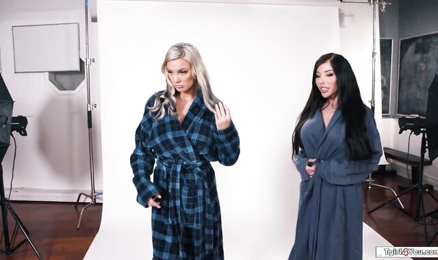 Busty tgirl fuck milf during their break