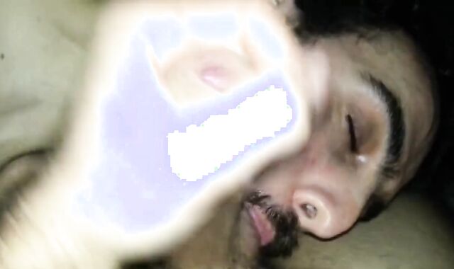 Chupando as bolas e o pau do hetero amigo - amador, blowjob, latin 2