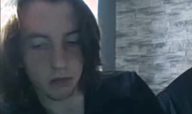 Hunk Surfer's Solo Webcam Show