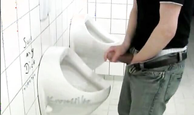 that guy DEEP-THROATS HIS OWN sausage IN THE REST ROOM!voyeur!