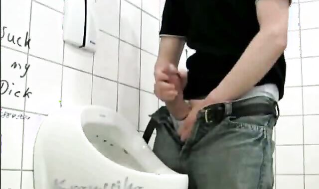 that guy DEEP-THROATS HIS OWN sausage IN THE REST ROOM!voyeur!
