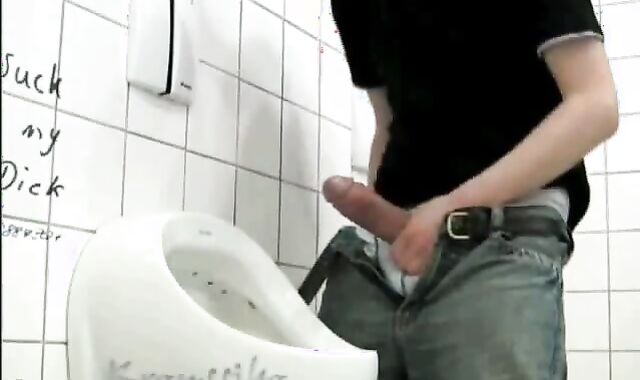 that guy DEEP-THROATS HIS OWN sausage IN THE REST ROOM!voyeur!