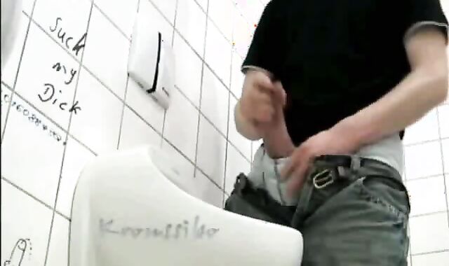 that guy DEEP-THROATS HIS OWN sausage IN THE REST ROOM!voyeur!