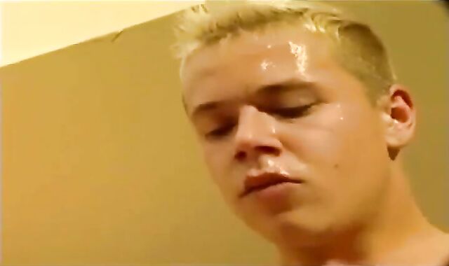 2 blondie Surfer nubiles