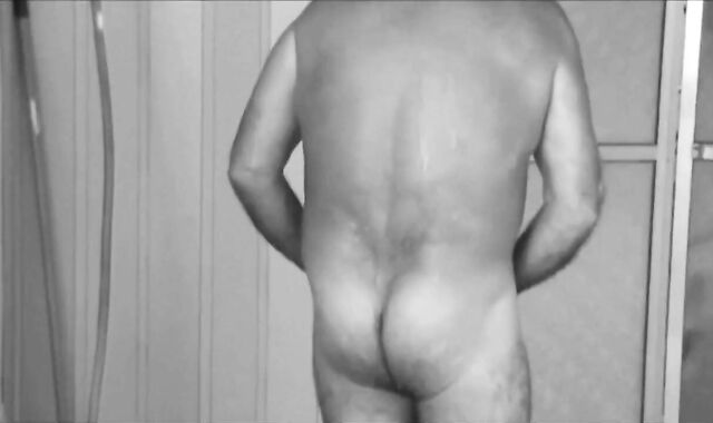 Golden Daddies' Shower Time 2