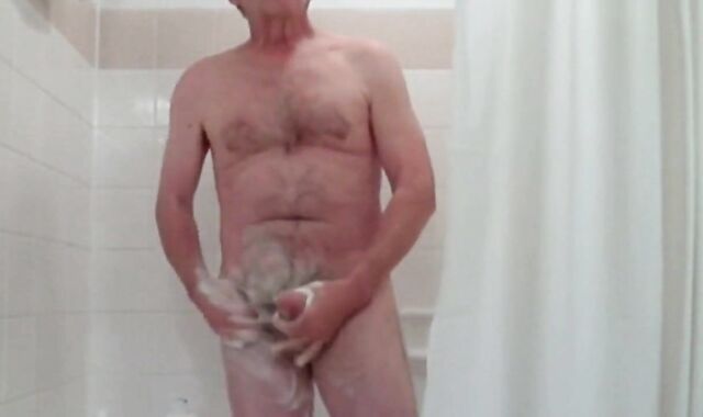 Golden Daddies' Shower Time 2