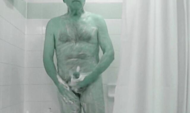 Golden Daddies' Shower Time 2