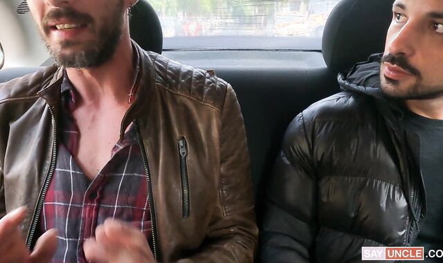 Trunk Rails:spycam A Elementary Rail Turns into an Obsession