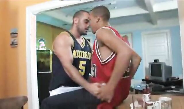 Bi-racial screwing absorbing