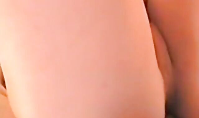 pretty Tw-nkS pummel ON couch