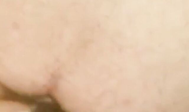 Bareback Amateur Video of a Lebanese Gay Couple in a Hotel