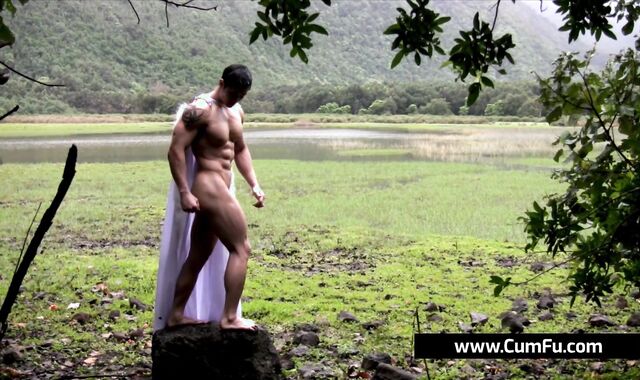 CumFu.com spycam-voyeur Chinese Peter Le rails a firm man meat outdoors