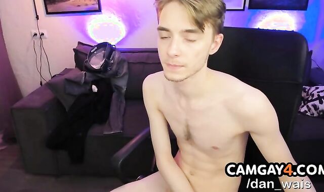 Thin Blondie youngster Wanks His Milky rod