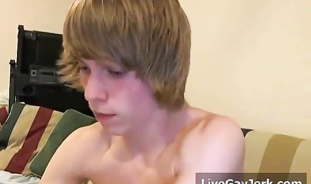 yummy Platinum-blonde youngster Performing On web cam