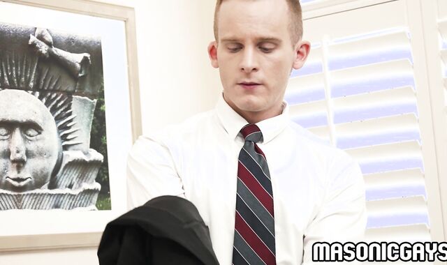 Dylan Tides fucked by Reece Scott's HUGE dick