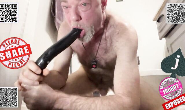 Exposure whore Christopher Allen Foster fucks himself and throats a double dildo