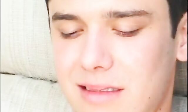 Un Light-haired Fait Une Gorge Profonde Ttbm20x