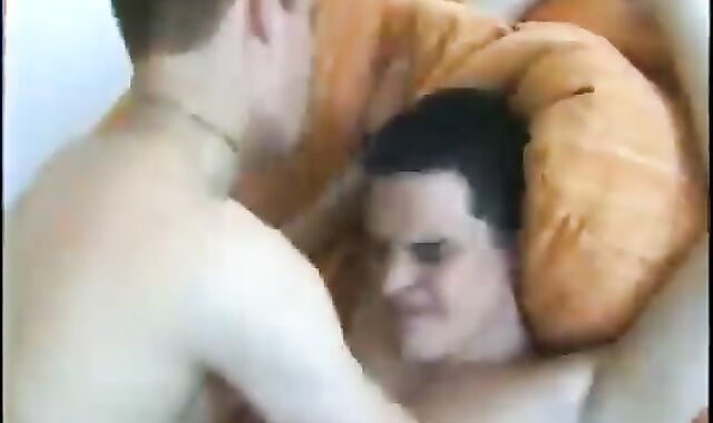 2 Milky boyz shag culo On The couch