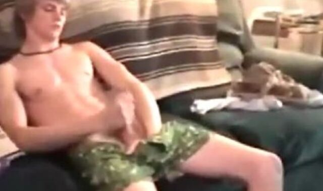 Assboy Comes On Couche gravy