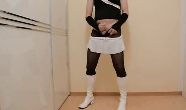 Crossdresser twink wanks in pantyhose and cums hard