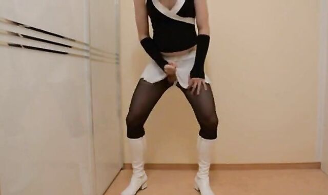 Crossdresser twink wanks in pantyhose and cums hard