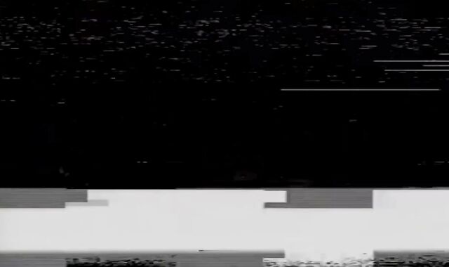 Family Fuck-stick:spycam Sans a condom 3some in the Living Apartment