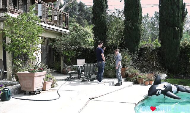 Brother-in-law Punch:spycam Beefy Man Takes It All