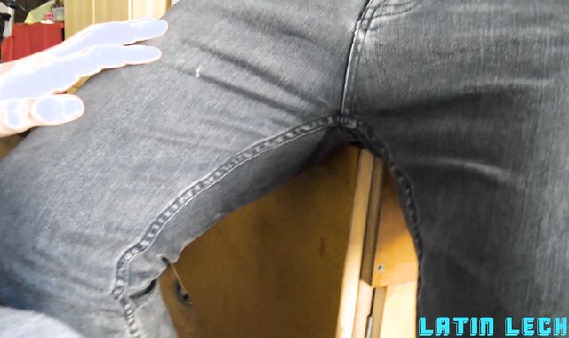 Brazilian Leche:voyeur Pulling out The Ultra-kinky Side Of A Waiter