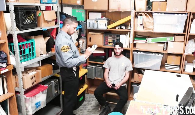 Youthfull Perps:spycam Backroom Lesson for Voyeurism Tom