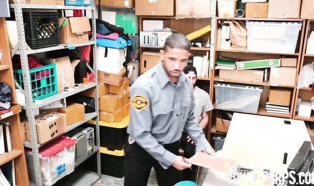 Youthfull Perps:spycam Backroom Lesson for Voyeurism Tom