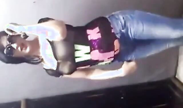 Egyptian Crossdresser Dances in Amateur Video 2