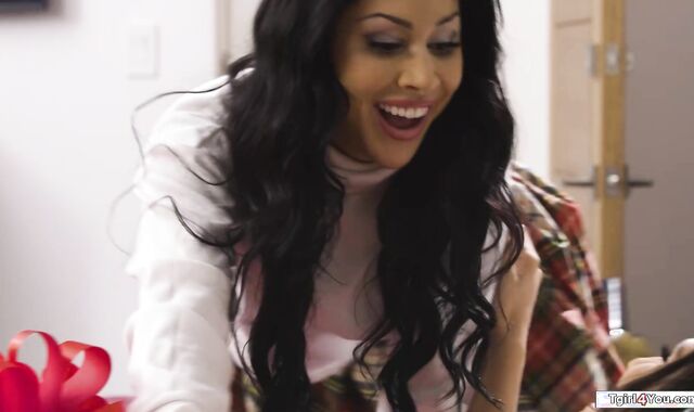 Shemale awaits gf wrapped up on the bed