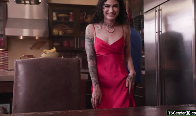 Lucky guy gets a female trans threesome