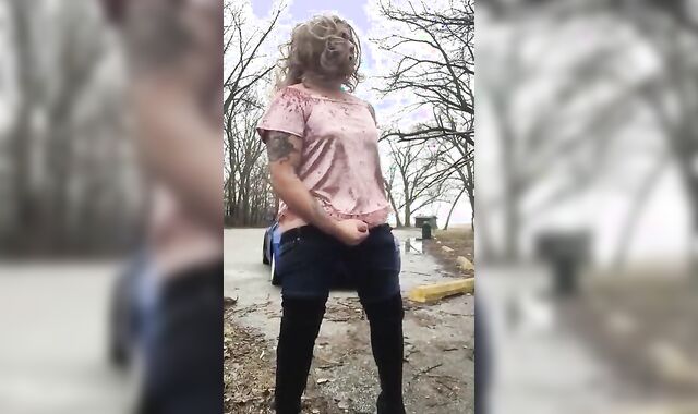 Outdoor Handjob by a Crossdressing Amateur 2