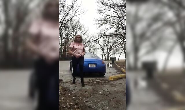 Outdoor Handjob by a Crossdressing Amateur 2