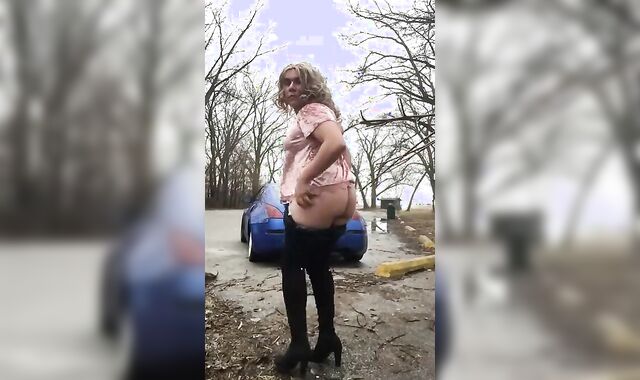 Outdoor Handjob by a Crossdressing Amateur 2