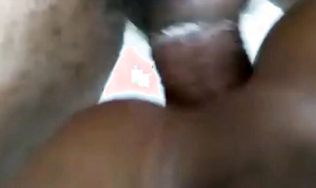 Osito maduro se coge a un jovencito en video amateur