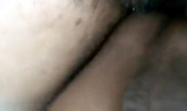 Osito maduro se coge a un jovencito en video amateur