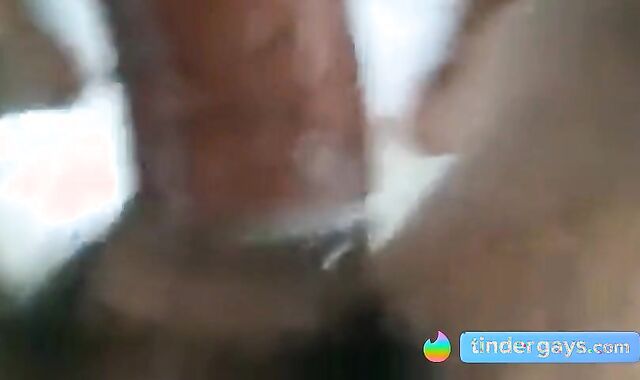 Osito maduro se coge a un jovencito en video amateur