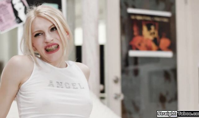 Stepsis teen shemale gf knows my secret