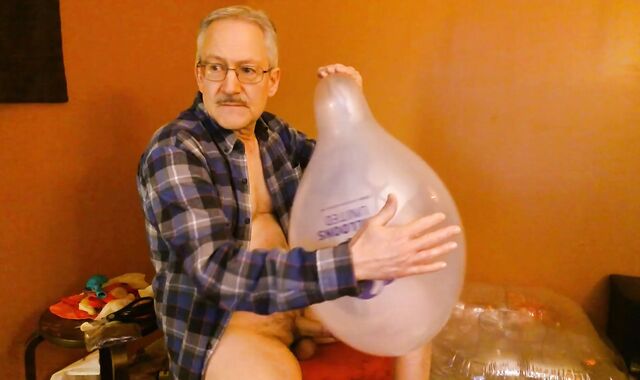 Balloonbanger 68)spycam 3 Med Size Balloons spycam-voyeur Pop Jack jism voyeur-spycam Dad