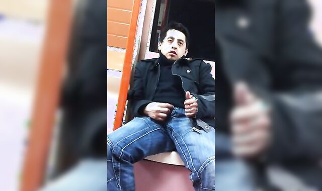 Big-Cock Str8 Guy Outdoor Play