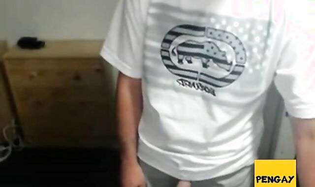 Nerdy Twink Cums on Cam